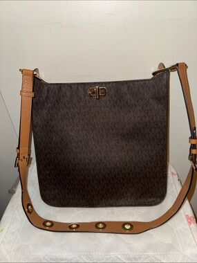 Michael Kors Crossbody Bag